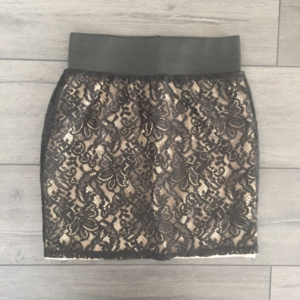 F21 high waist lace mini skirt